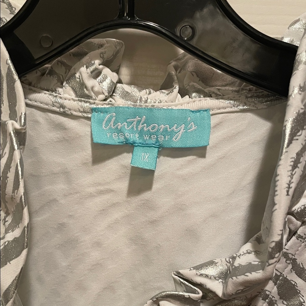 Chic Zebra Pattern Ruffle Blouse - White and Gray - Picture 2 of 6